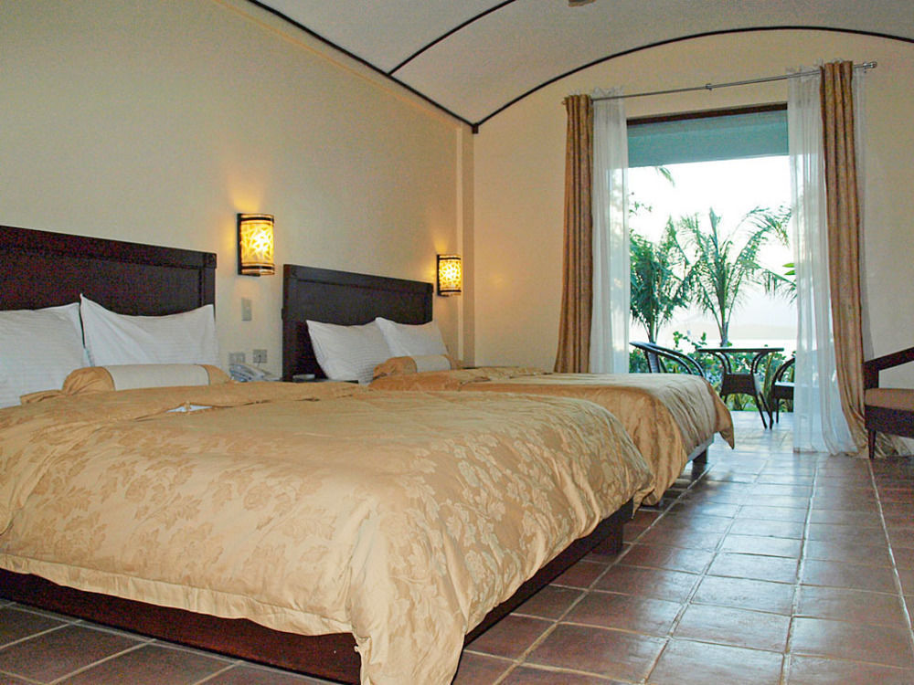 Camayan Beach Resort Hotel Subic Bay Eksteriør billede