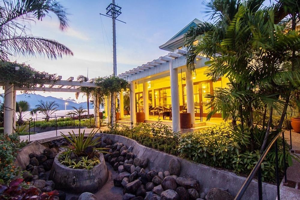 Camayan Beach Resort Hotel Subic Bay Eksteriør billede